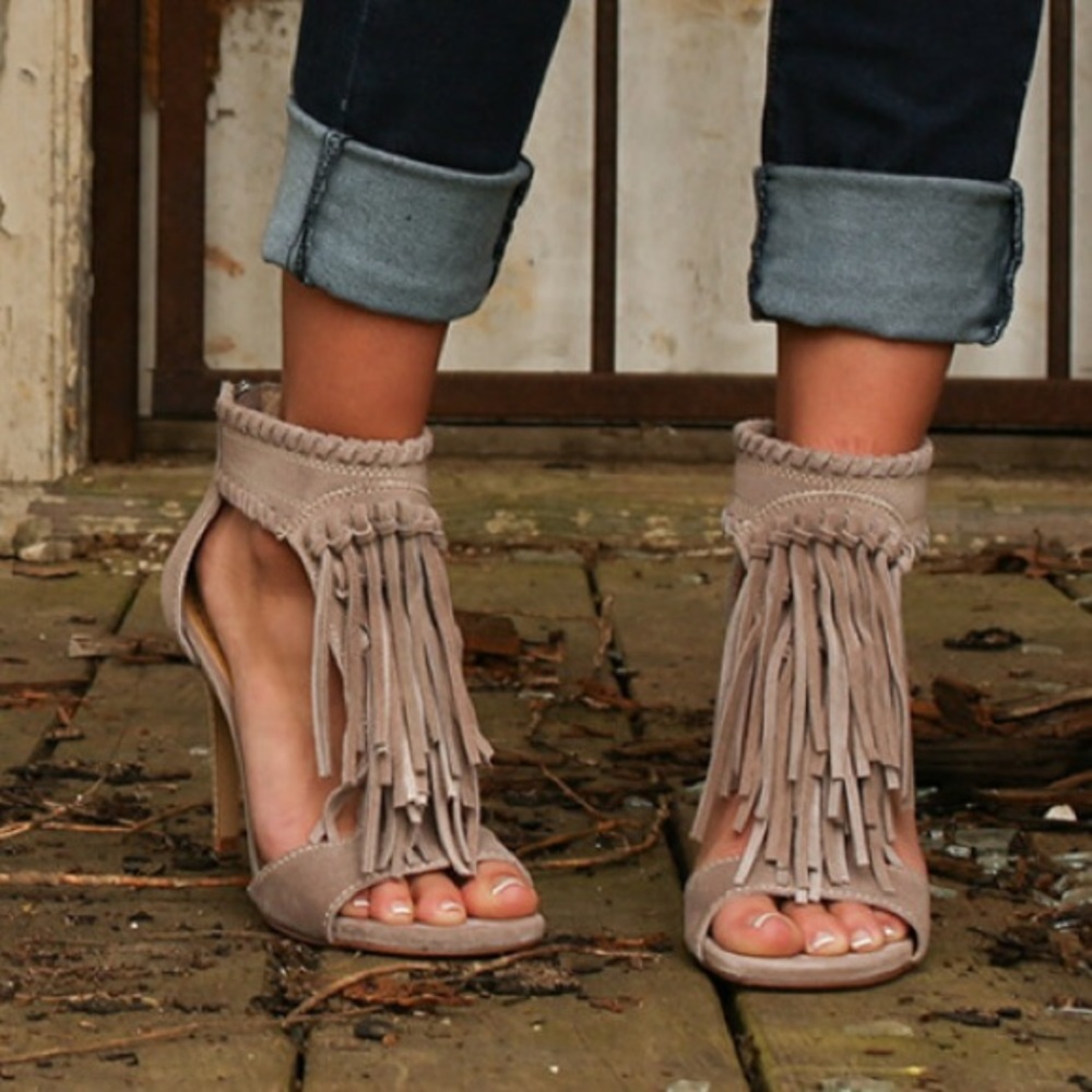 Chinese laundry Santa Fe split suede grey heels